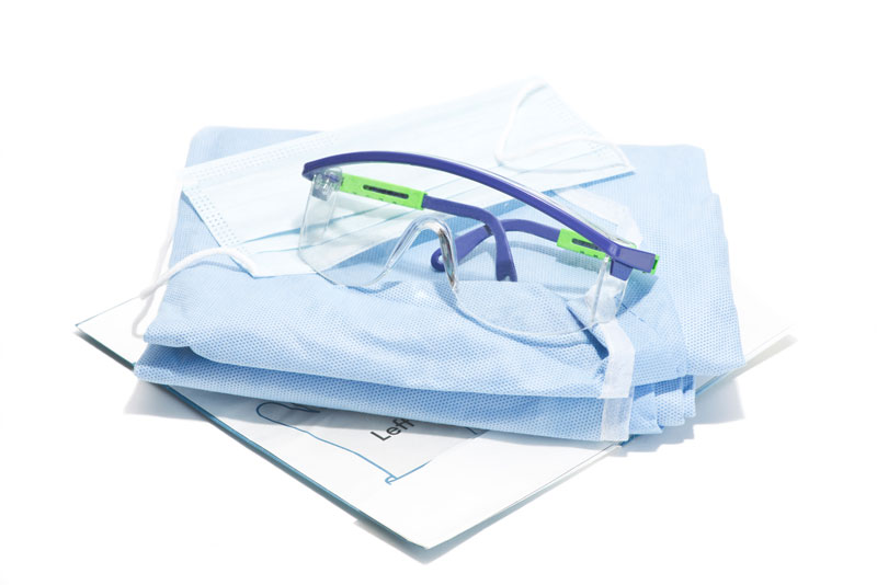 Confecciones Lomar bata, gafas y tapabocas de salud 